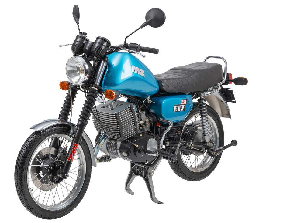 MZ_ETZ251_rechtsnachlinks Kopie.jpg