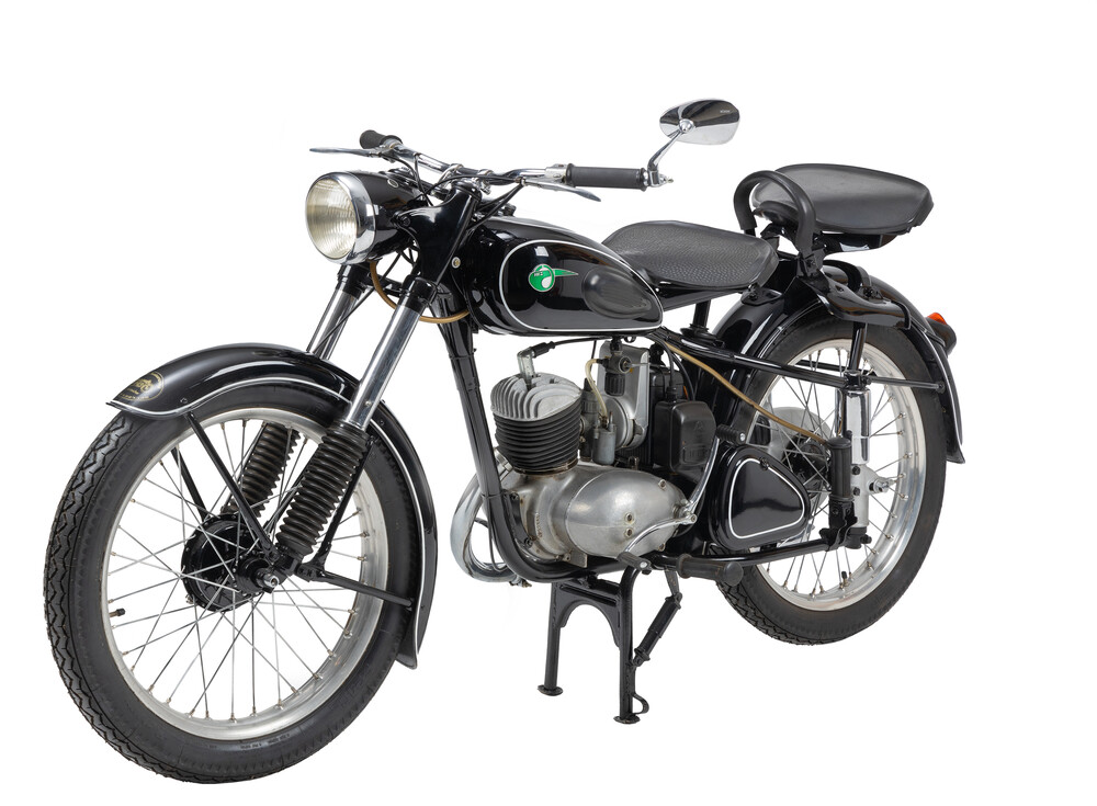 MZ_RT125-2_rechtsnachlinks Kopie.jpg