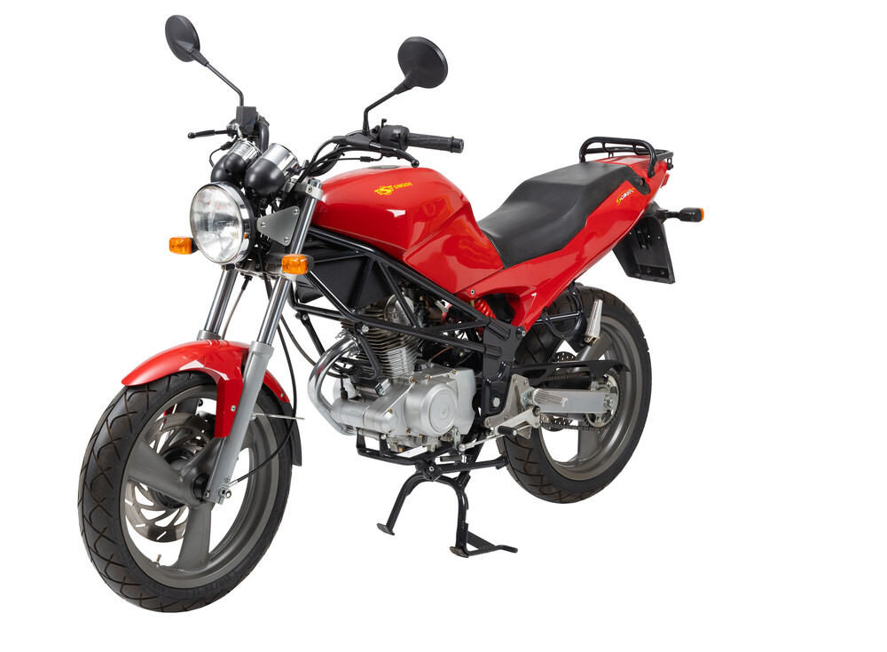 Simson_Schikra_rechtsnachlinks Kopie.jpg