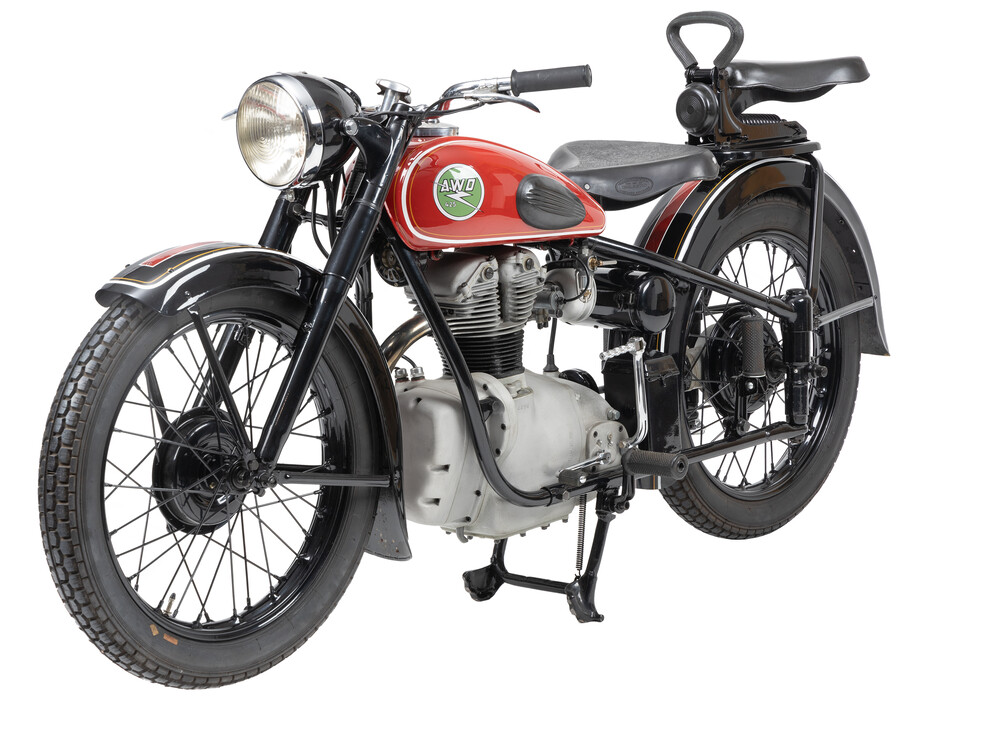 Simson_AWO425T_rechtsnachlinks Kopie.jpg